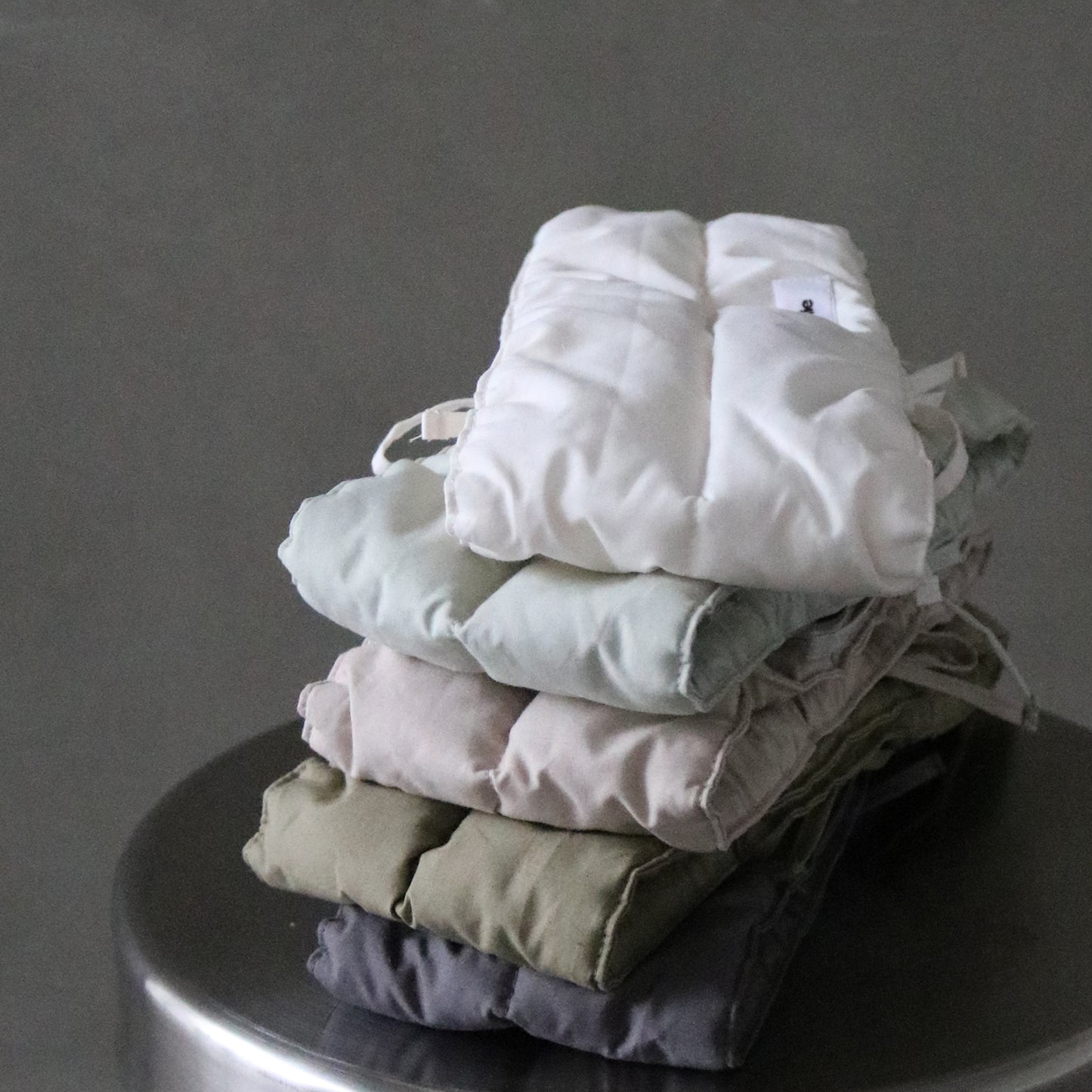 綿100%のネックウォーマー -カーキ-|フレブル服andCharlie