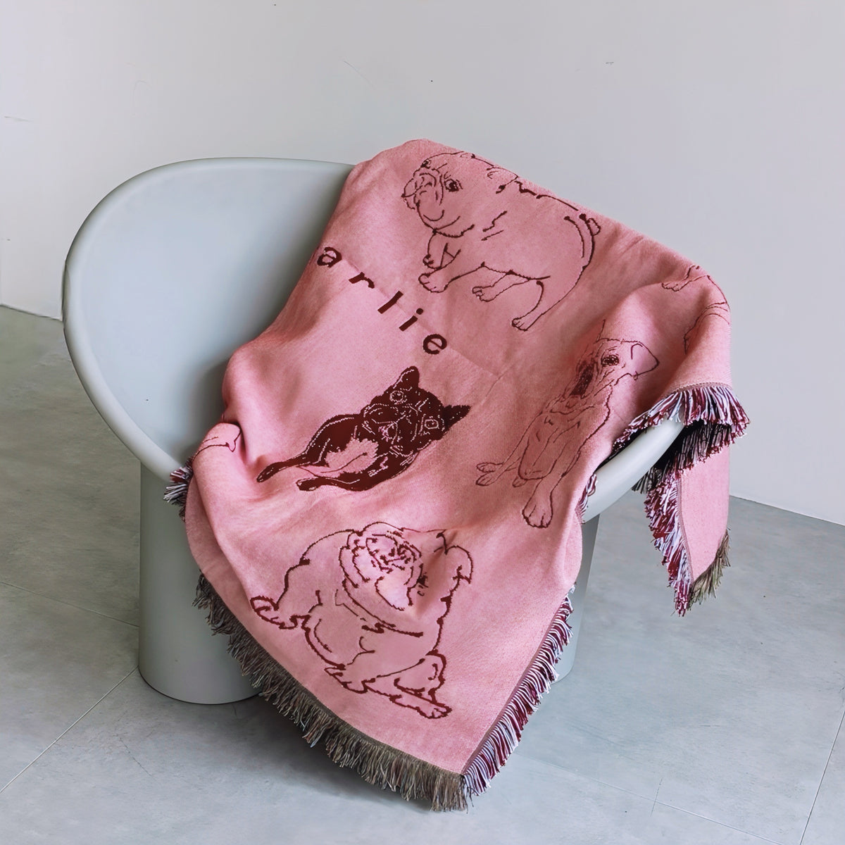 フレブル・パグ柄ブランケット プレゼントにもぴったり｜フレブル服