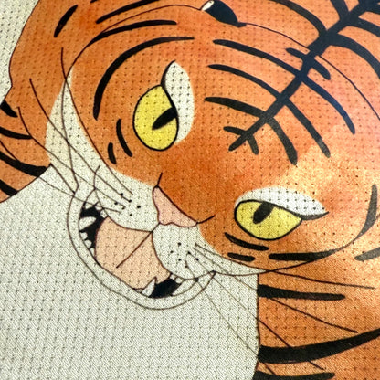 french-bulldog-cool-towel-large-white-tiger-print-detail