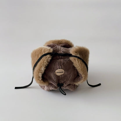 フレブル用飛行帽の背面全体｜andCharlieブランドタグとコードストッパー