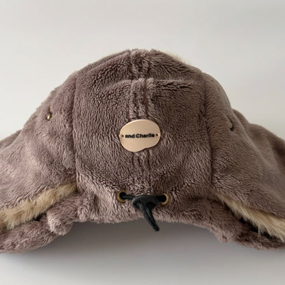 フレブル用飛行帽のコードストッパーとハトメのディテール